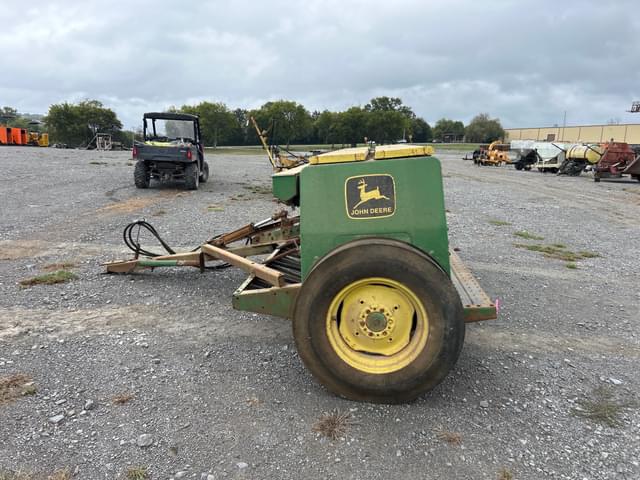 Image of John Deere 8300 equipment image 1