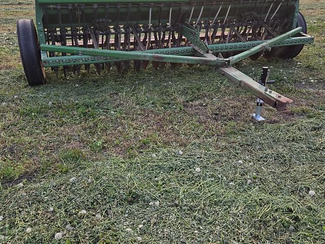 Image of John Deere 8300 equipment image 1