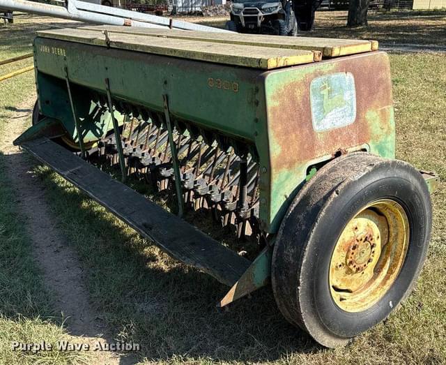 Image of John Deere 8300 equipment image 4