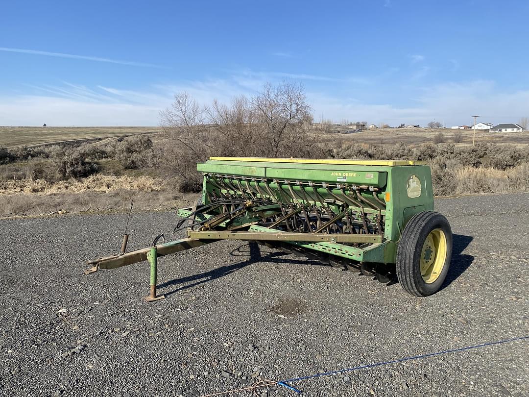 Image of John Deere 8300 Primary image