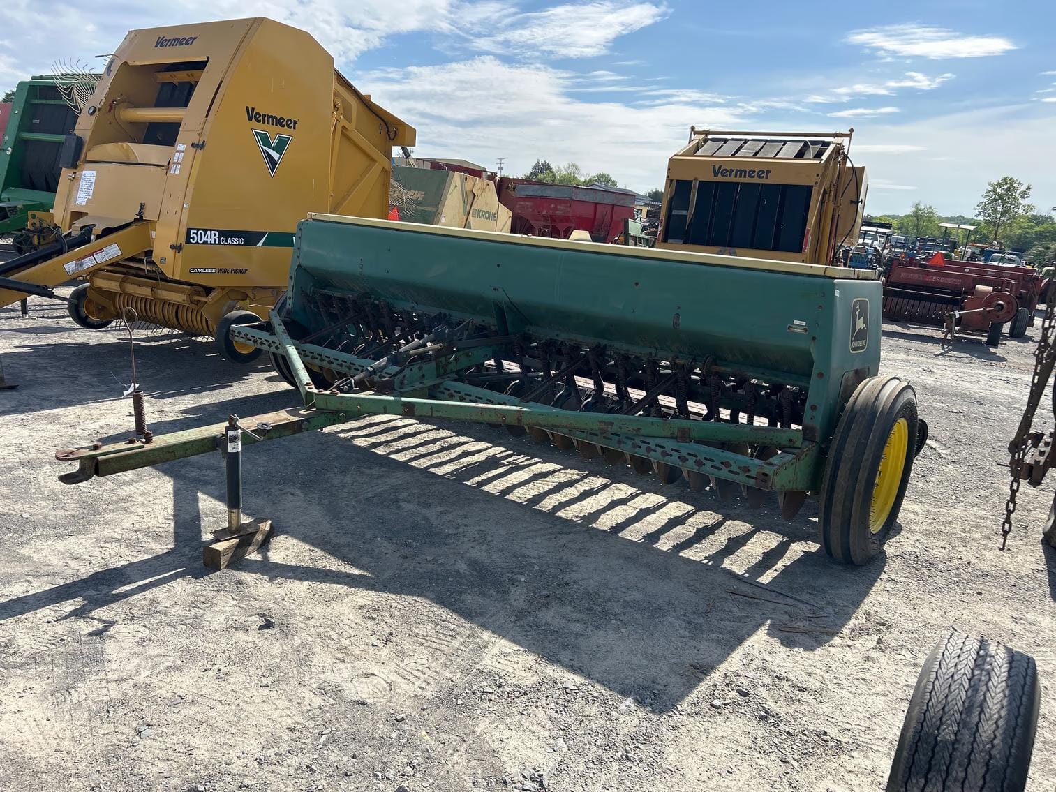 John Deere 8300 Equipment Image0