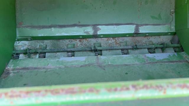 Image of John Deere 8300 equipment image 3