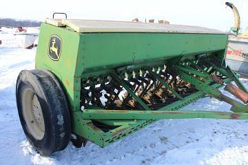 Image of John Deere 8300 equipment image 1