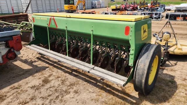 Image of John Deere 8300 equipment image 2