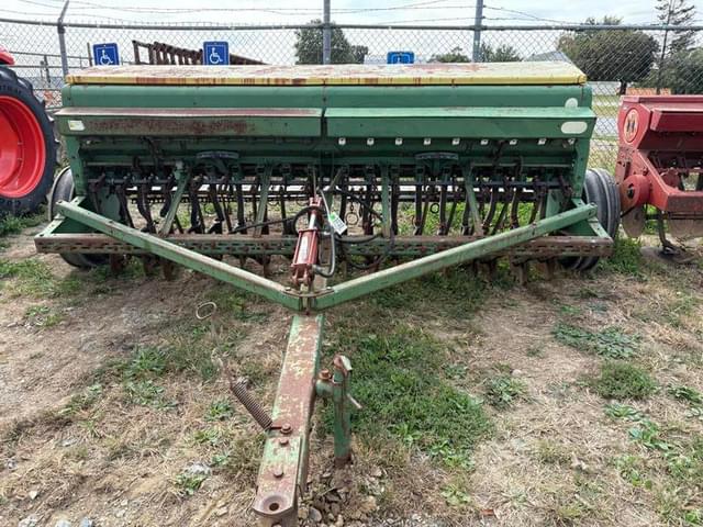 Image of John Deere 8300 equipment image 3