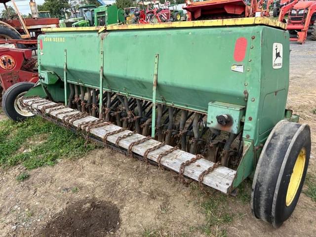 Image of John Deere 8300 equipment image 4