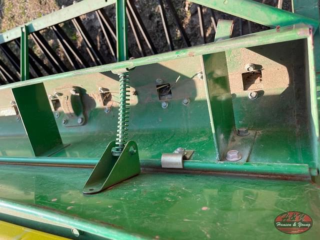 Image of John Deere 8300 equipment image 3