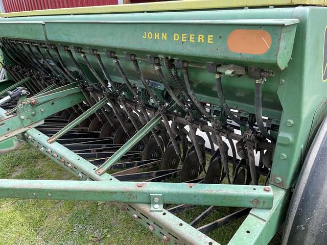 Image of John Deere 8300 equipment image 2