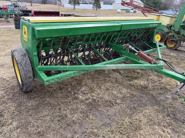 Image of John Deere 8300 equipment image 3