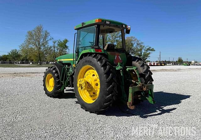 Image of John Deere 8300 equipment image 2