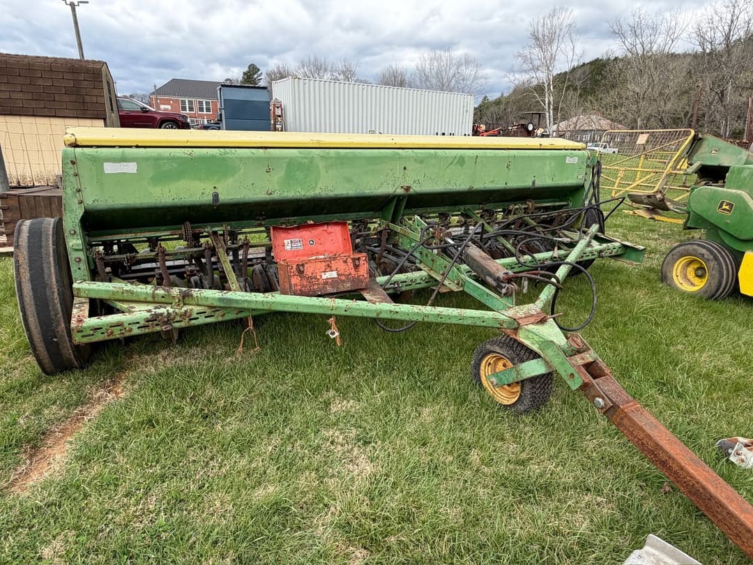 Image of John Deere 8300 Primary image