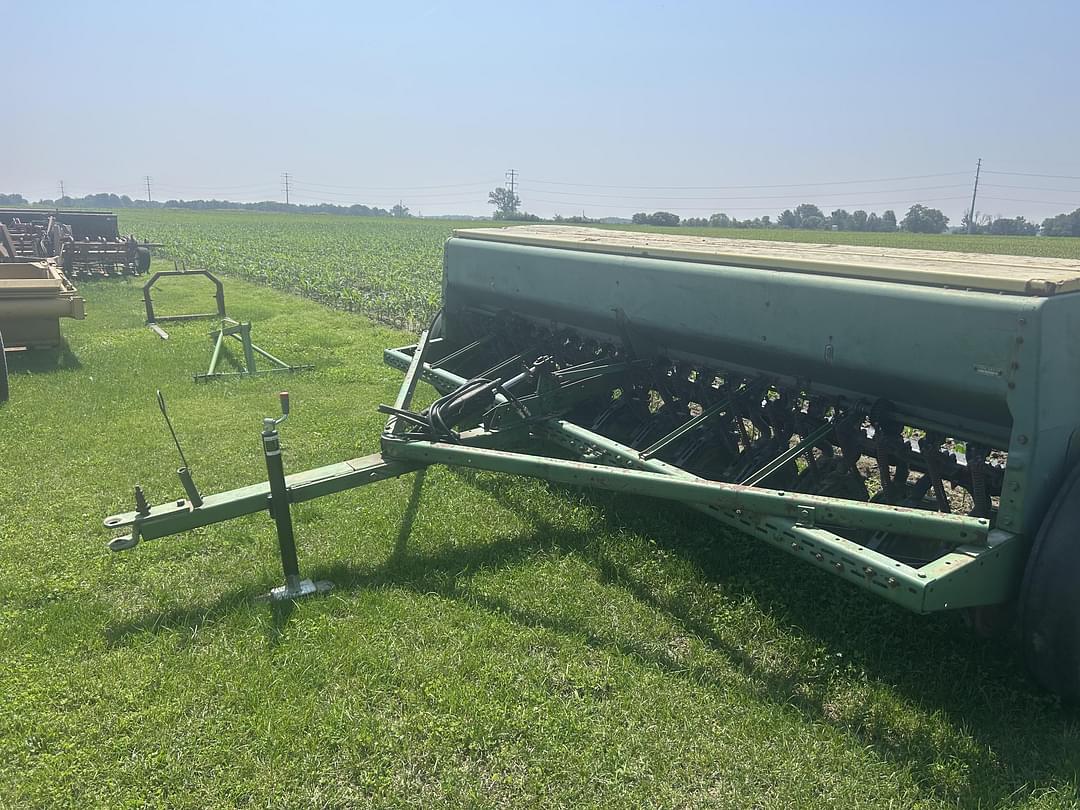 Image of John Deere 8300 Primary image