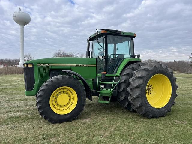 Image of John Deere 8300 equipment image 1