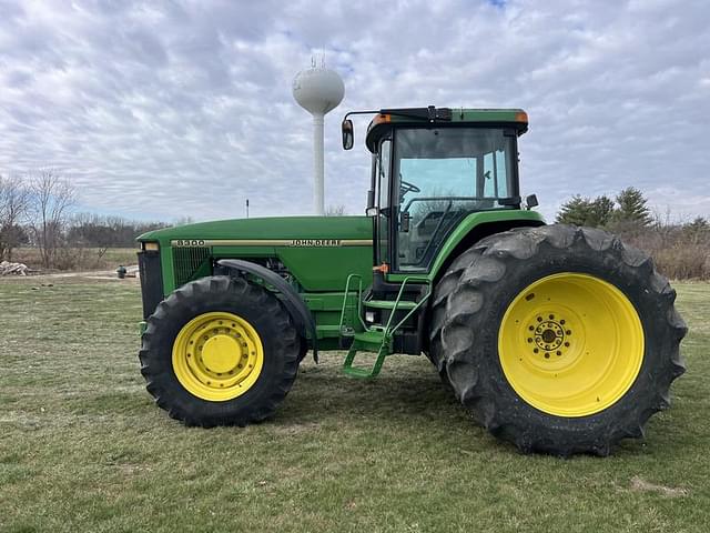 Image of John Deere 8300 equipment image 2