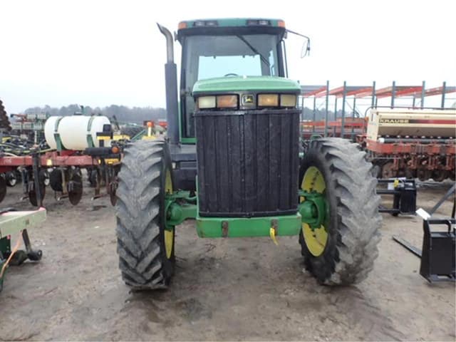 Image of John Deere 8300 equipment image 1