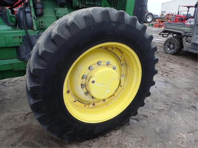 Image of John Deere 8300 equipment image 3