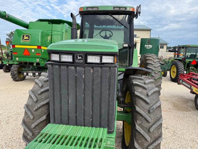 Image of John Deere 8300 equipment image 2