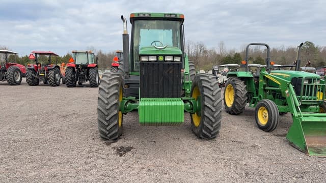 Image of John Deere 8300 equipment image 1