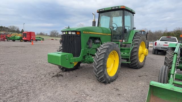 Image of John Deere 8300 equipment image 2