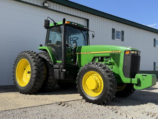 Image of John Deere 8300 equipment image 1
