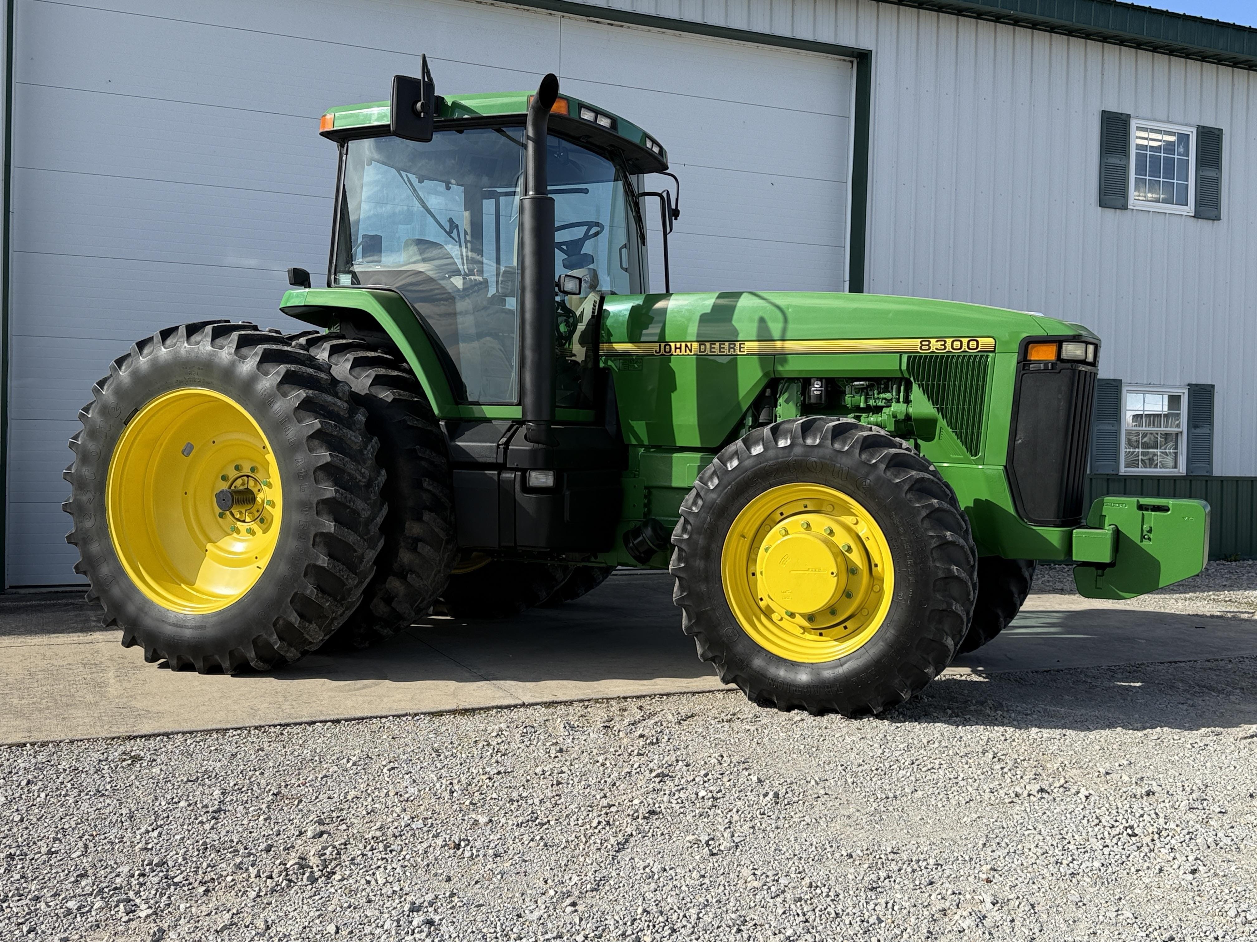 John Deere 8300 Equipment Image0