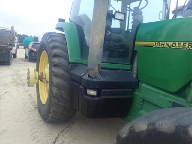 Image of John Deere 8300 equipment image 4