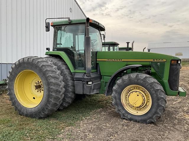 Image of John Deere 8300 equipment image 2