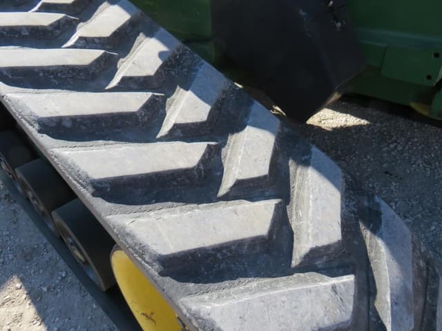 Image of John Deere 8300T equipment image 4