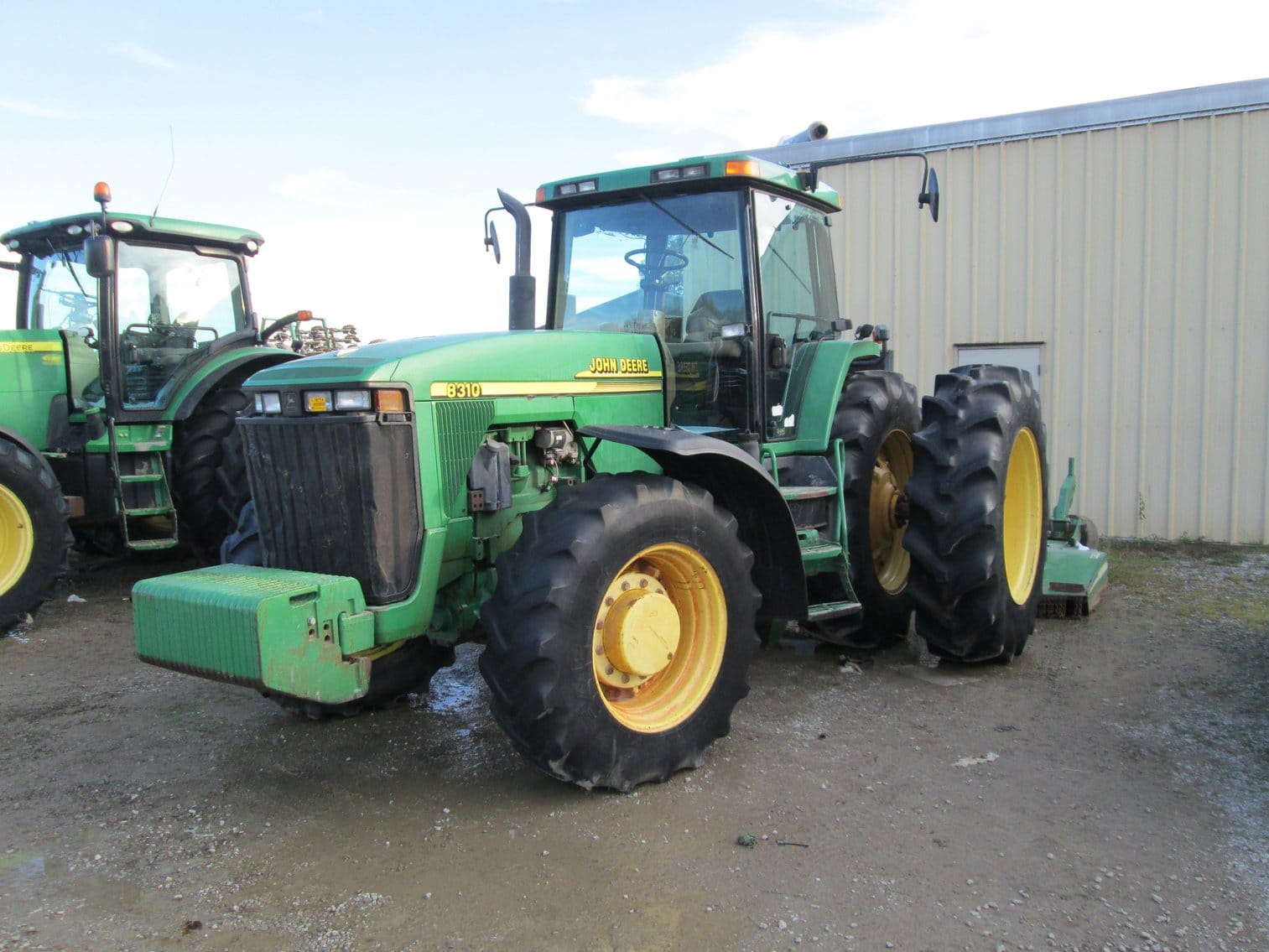 John Deere 8310 Equipment Image0