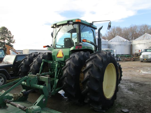 Image of John Deere 8310 equipment image 2
