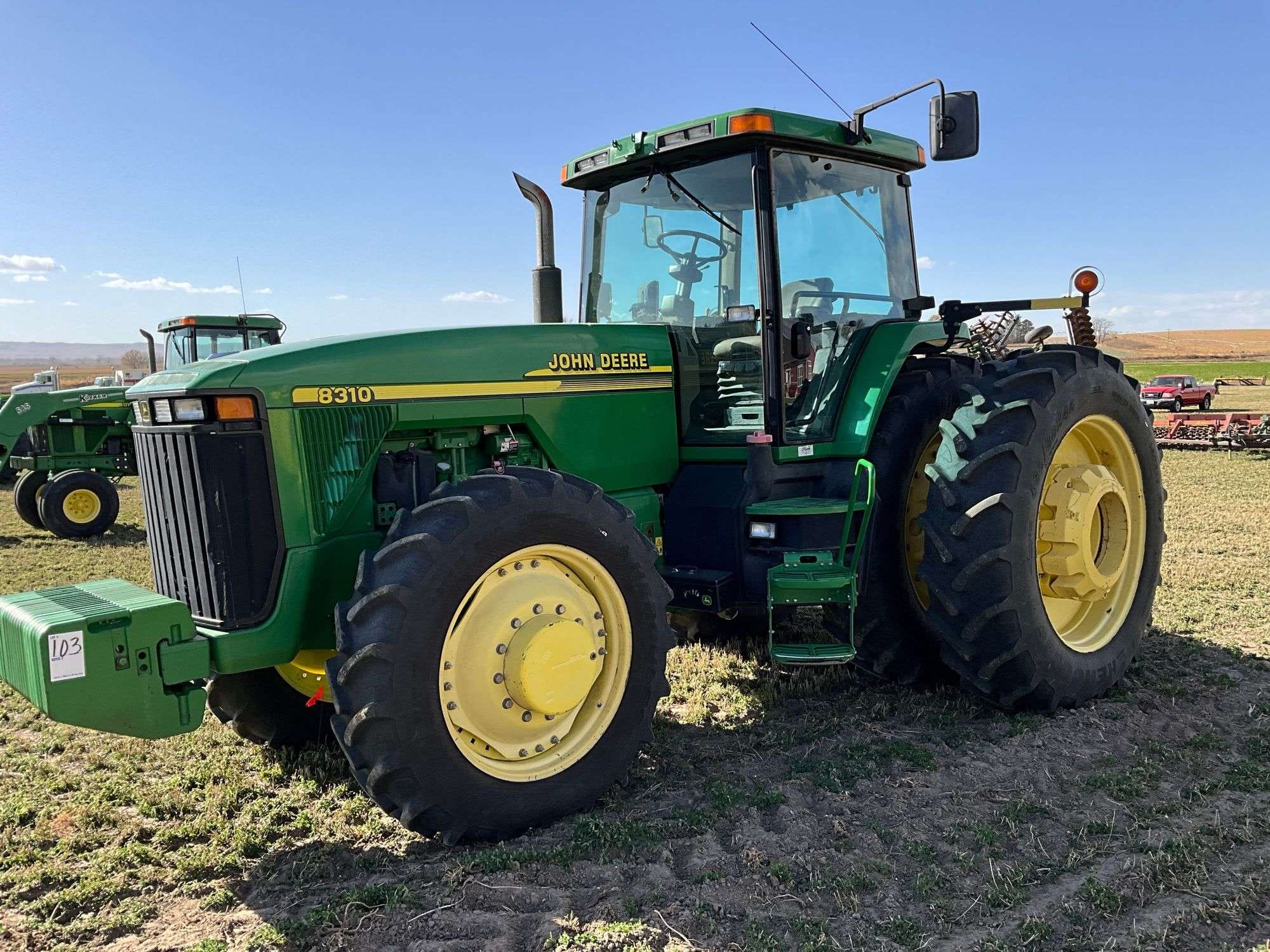 John Deere 8310 Equipment Image0