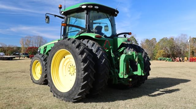 Image of John Deere 8310R equipment image 4