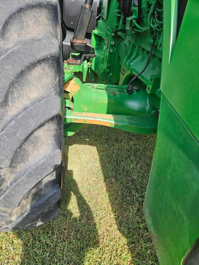 Image of John Deere 8310R equipment image 2