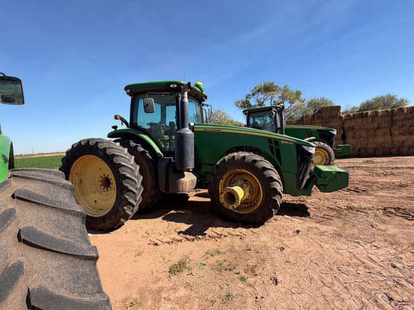 Image of John Deere 8310R equipment image 1