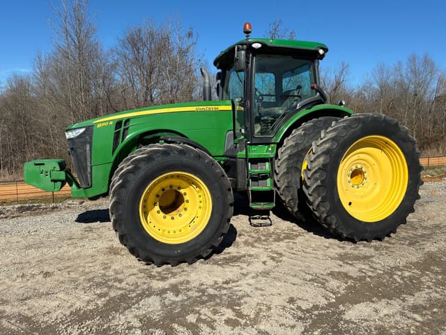 Image of John Deere 8310R equipment image 2
