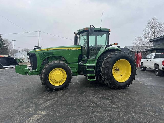 Image of John Deere 8320 equipment image 1