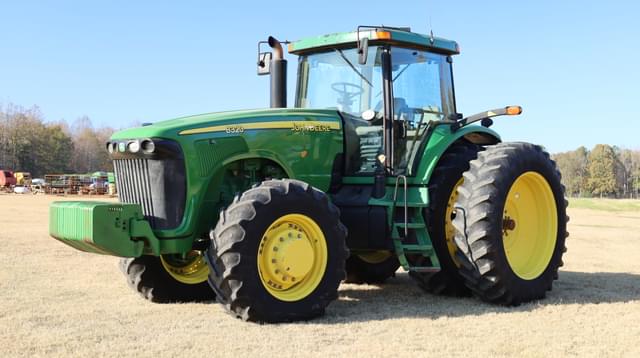 Image of John Deere 8320 equipment image 4