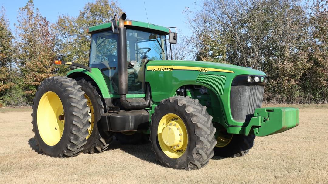 Image of John Deere 8320 Primary image