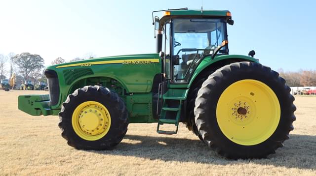 Image of John Deere 8320 equipment image 3