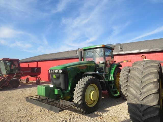 Image of John Deere 8320 equipment image 1