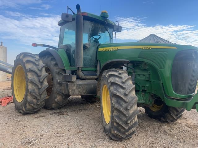 Image of John Deere 8320 equipment image 2