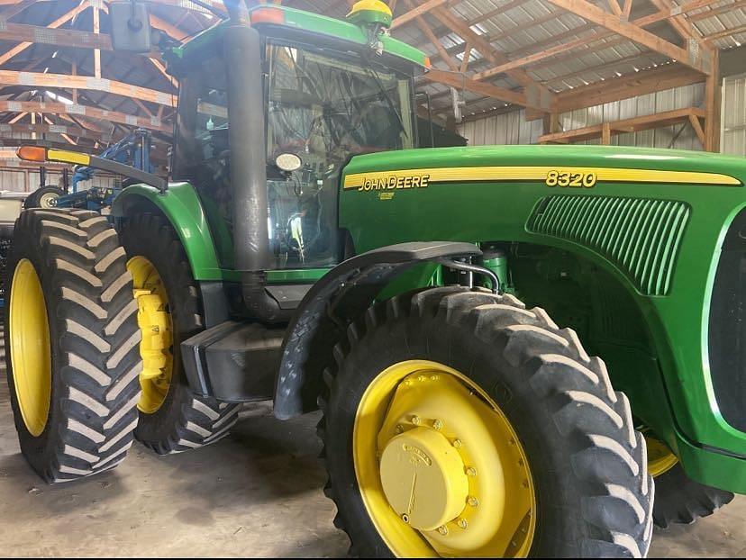 Image of John Deere 8320 Primary image