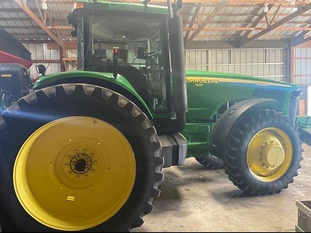 Image of John Deere 8320 equipment image 1