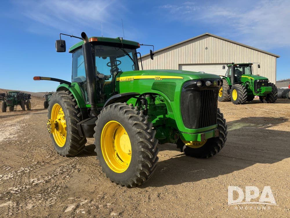 Image of John Deere 8320 Primary image