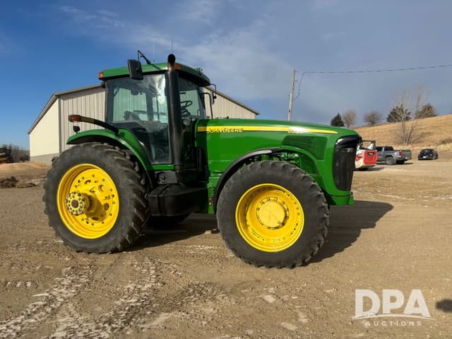 Image of John Deere 8320 equipment image 2