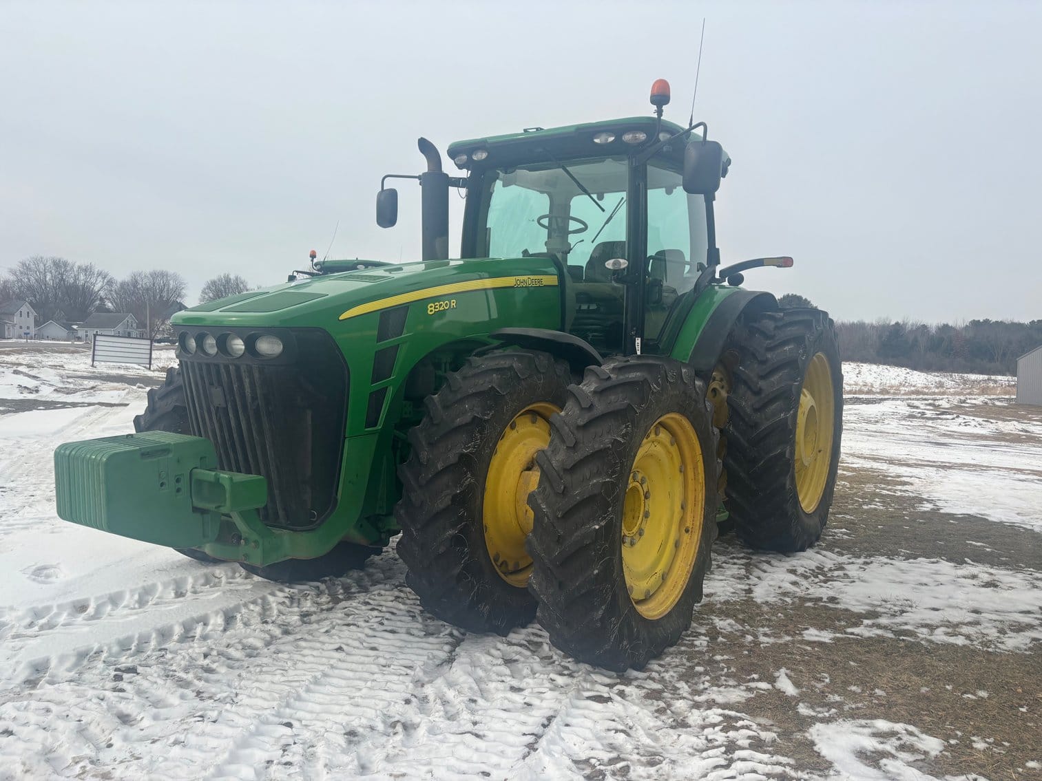 John Deere 8320R Equipment Image0