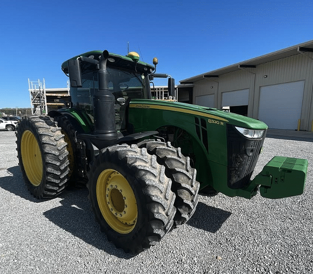 Image of John Deere 8320R equipment image 2