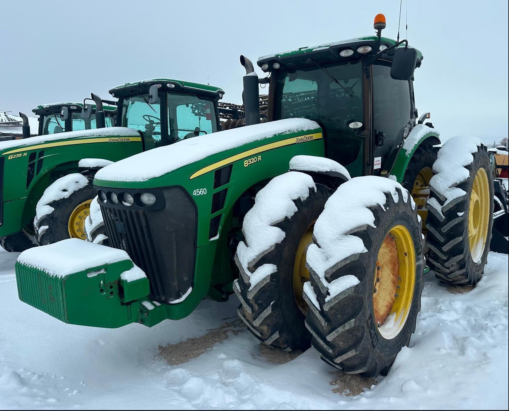 John Deere 8320R Equipment Image0