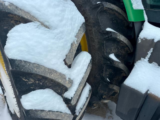 Image of John Deere 8320R equipment image 3