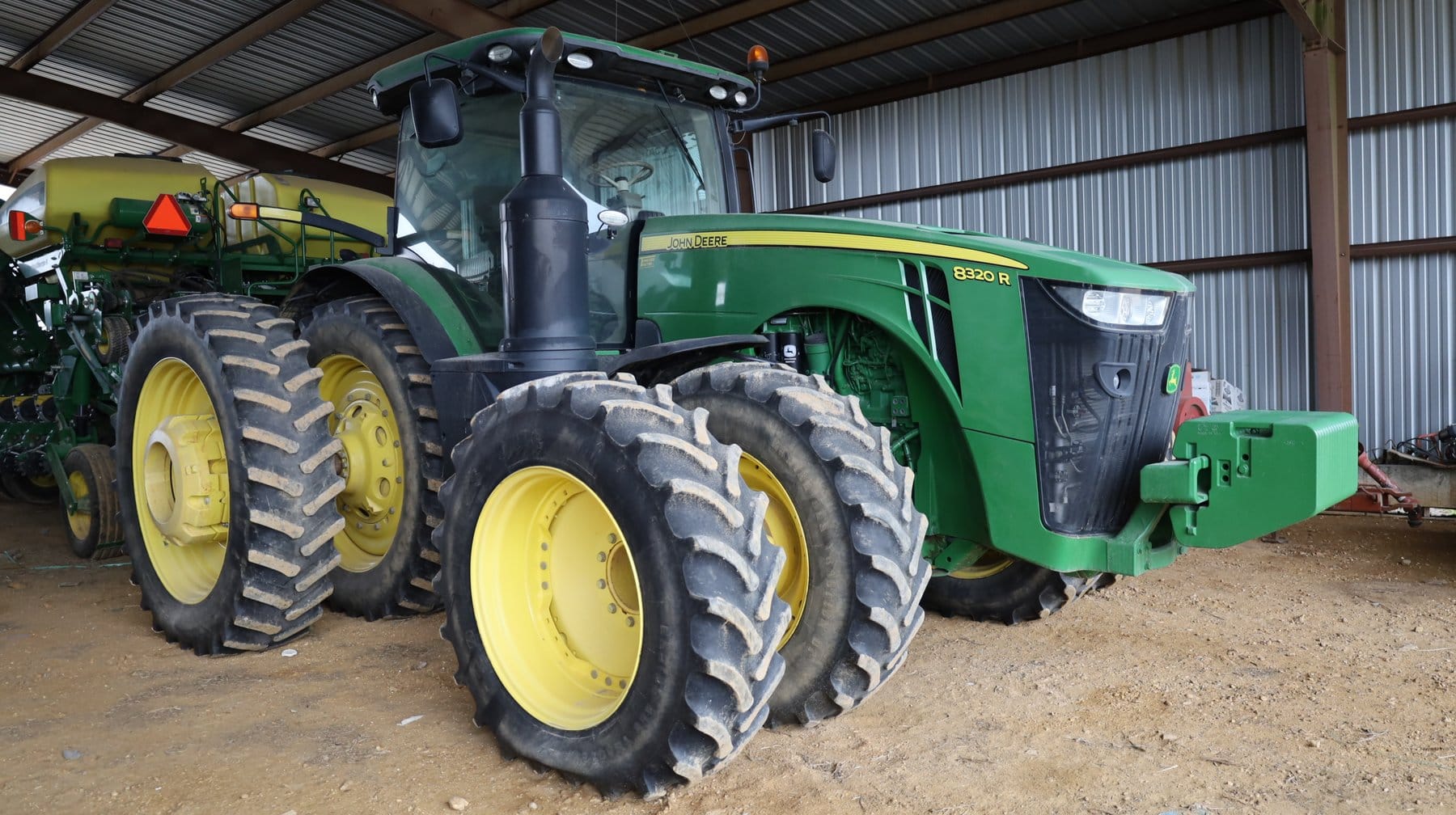 John Deere 8320R Equipment Image0